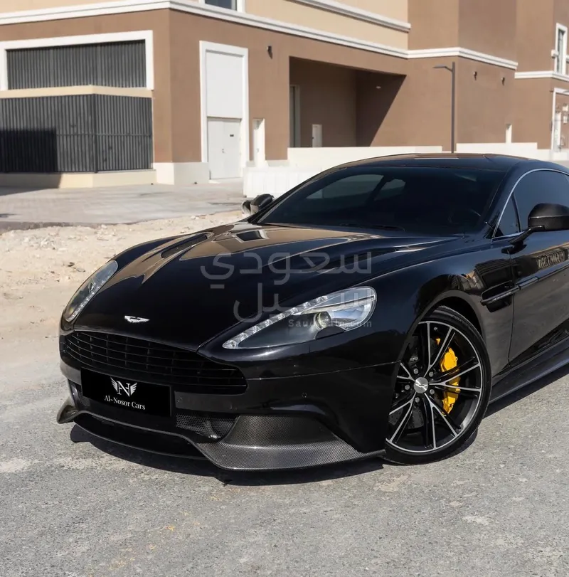 2018 استون مارتن فانكويش