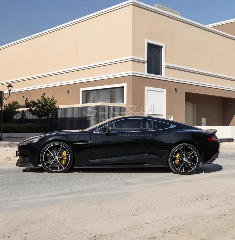 2018 استون مارتن فانكويش