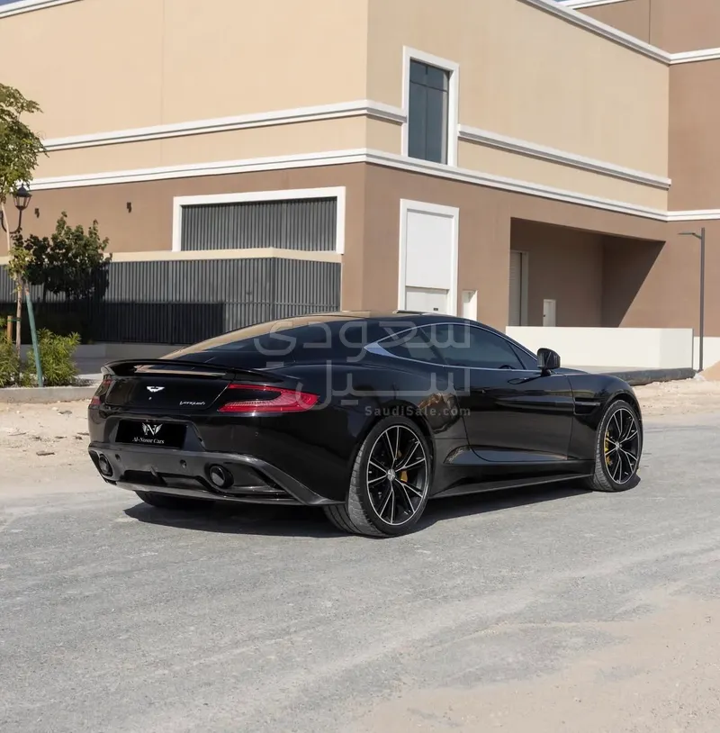 2018 استون مارتن فانكويش