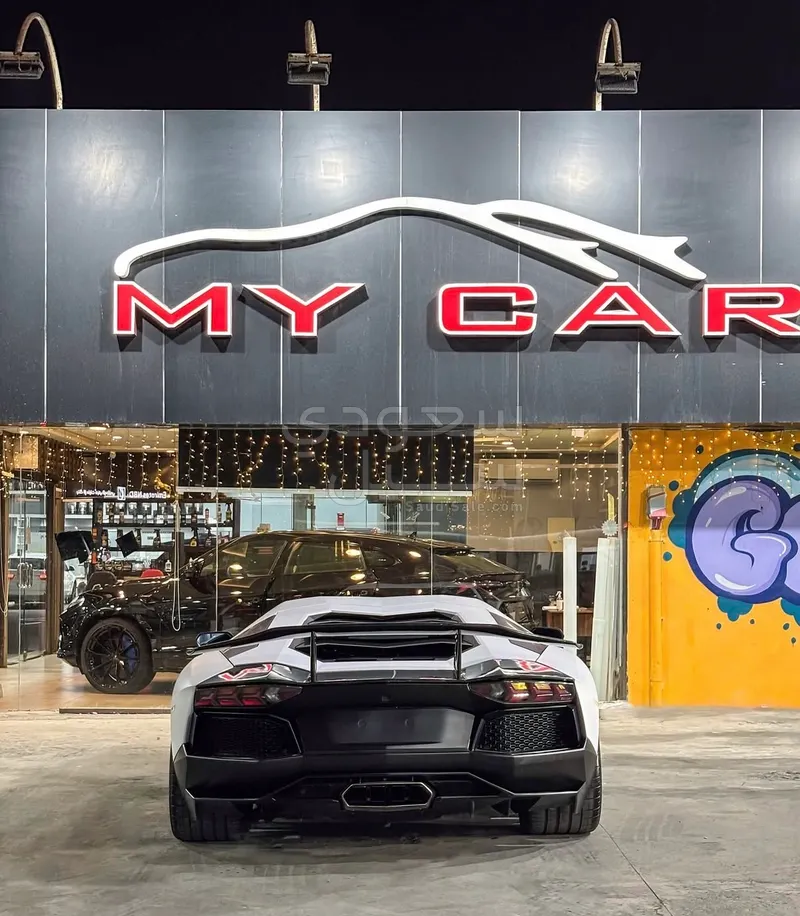 2012 لمبرجيني افنتادور ال بي-700-4