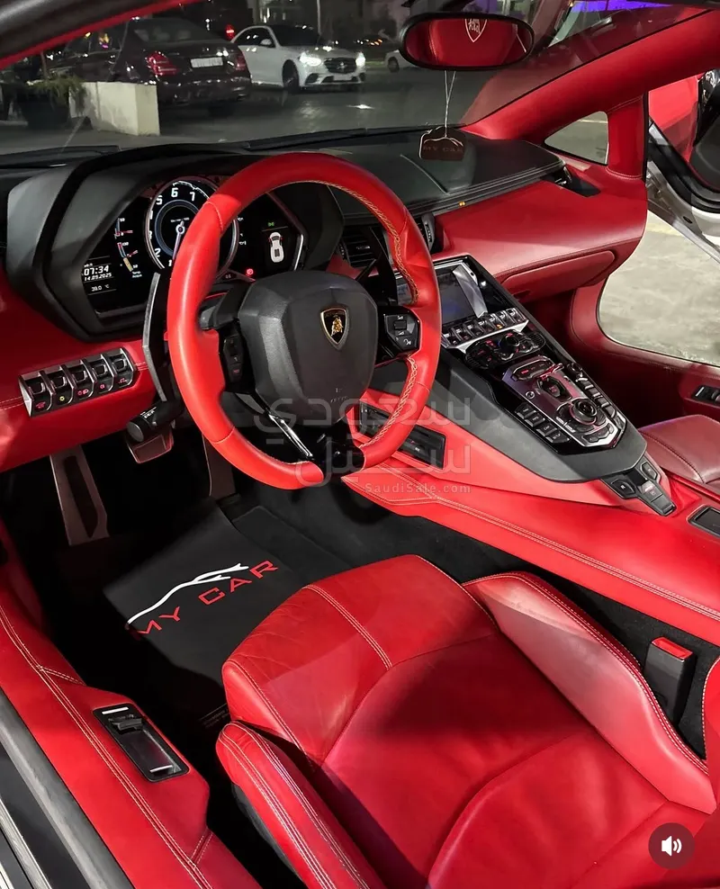 2012 لمبرجيني افنتادور ال بي-700-4