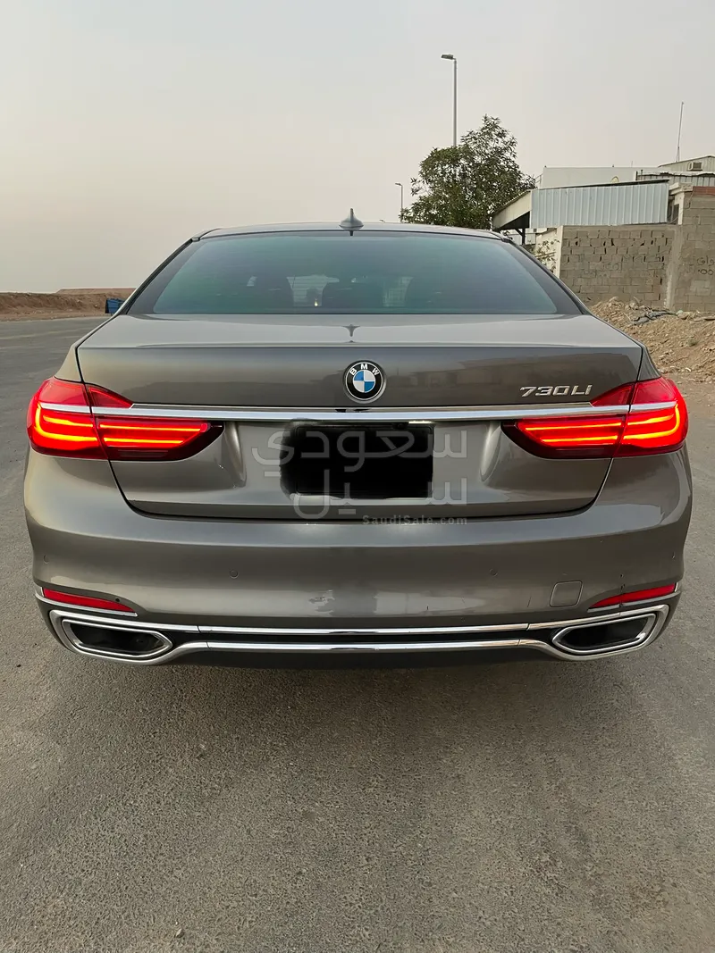 2018 بي ام دبليو الفئة السابعة 730 أي