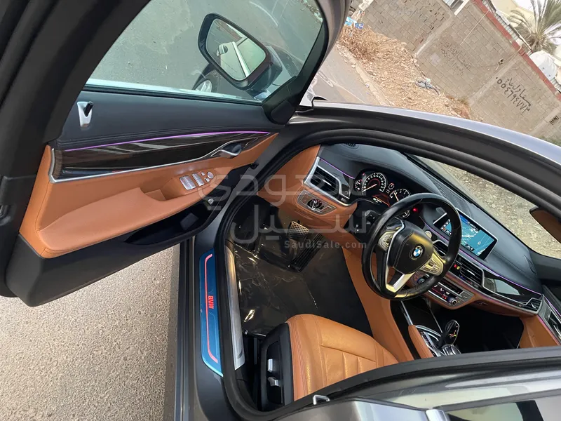 2018 بي ام دبليو الفئة السابعة 730 أي