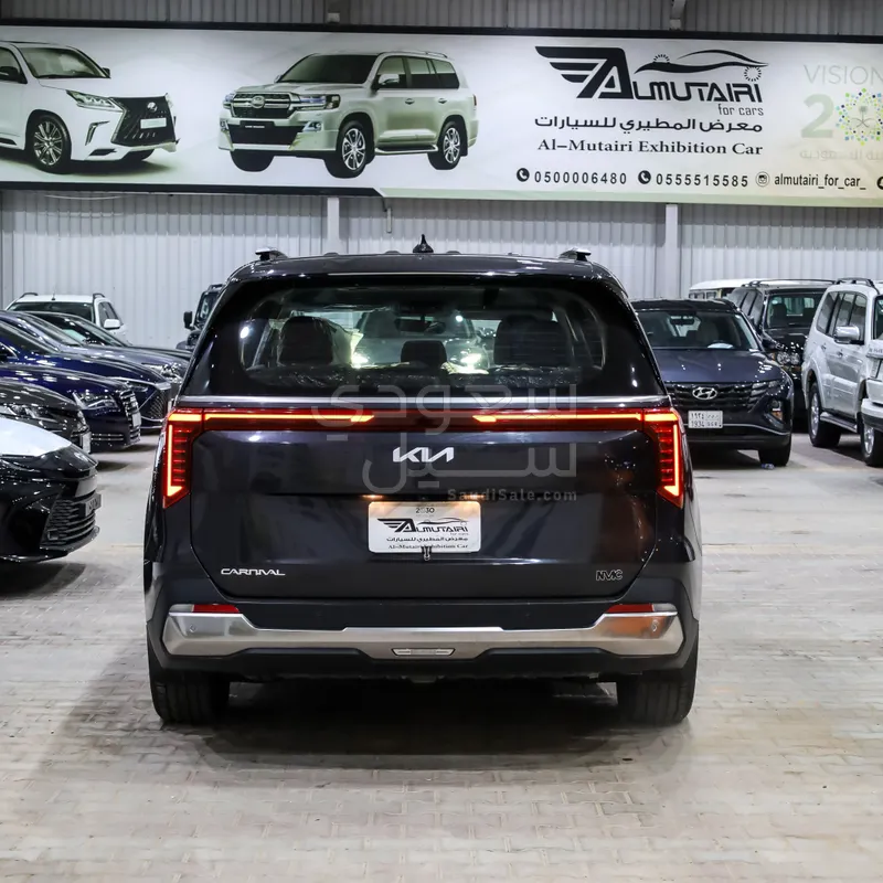 2025 كيا كارنفال