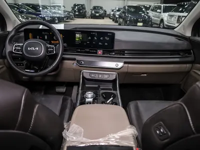 2025 كيا كارنفال