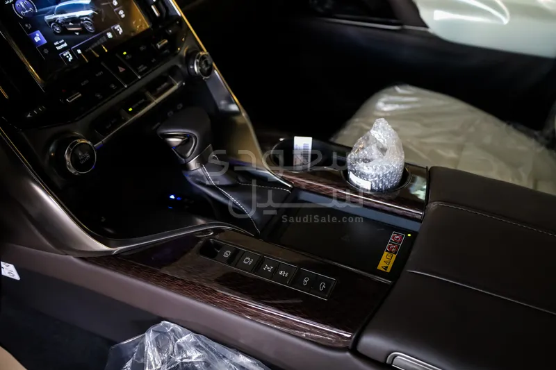 2026 لكزس إل إكس 600