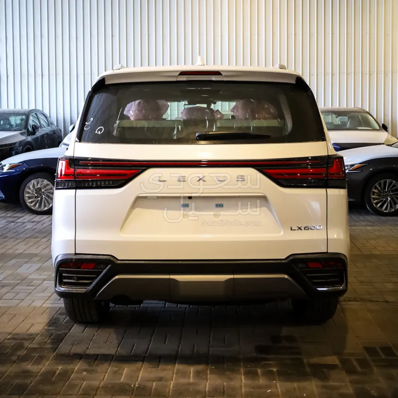 2026 لكزس إل إكس 600