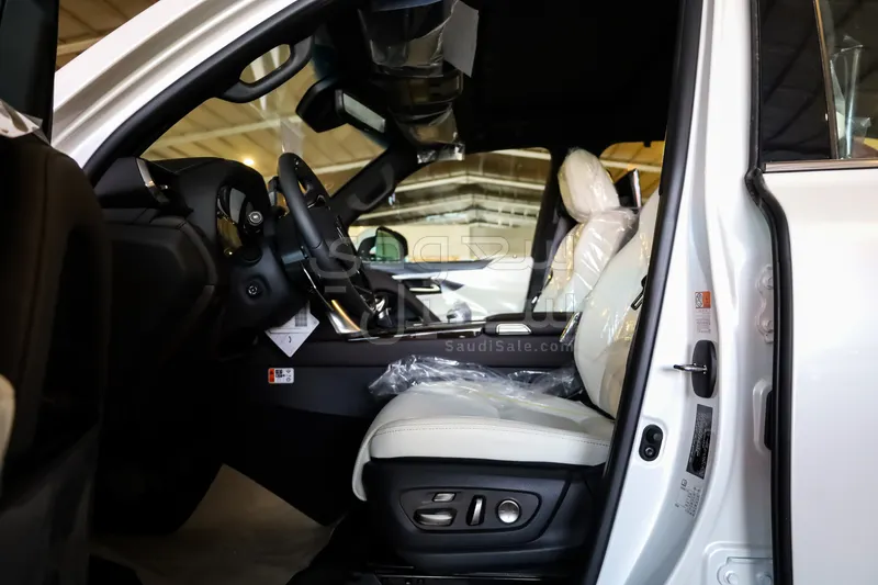 2026 لكزس إل إكس 600