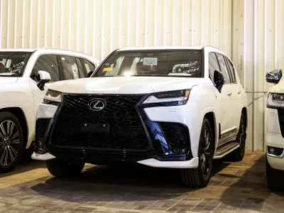 2026 لكزس إل إكس 600 إف