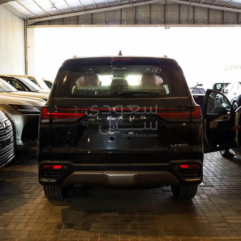 2026 لكزس إل إكس 600