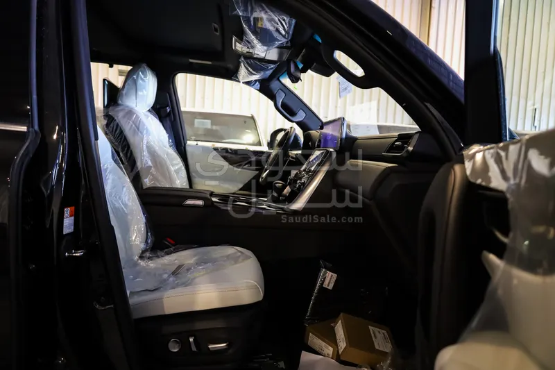 2026 لكزس إل إكس 600