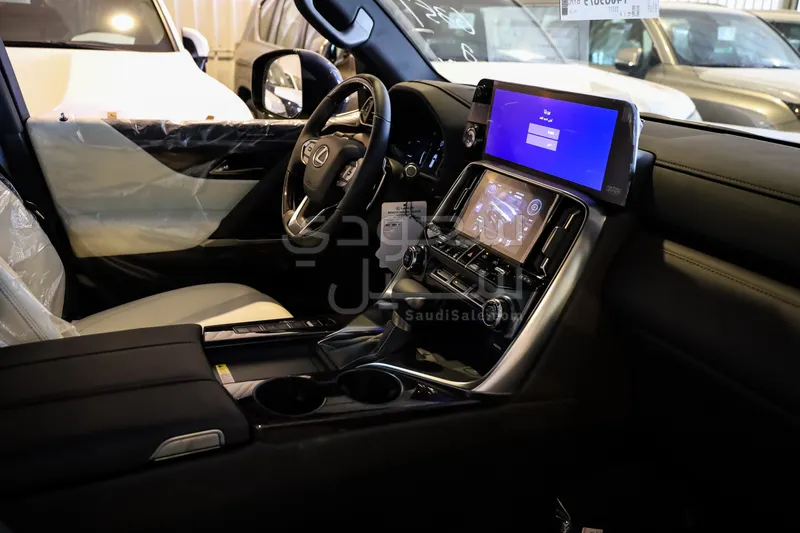 2026 لكزس إل إكس 600