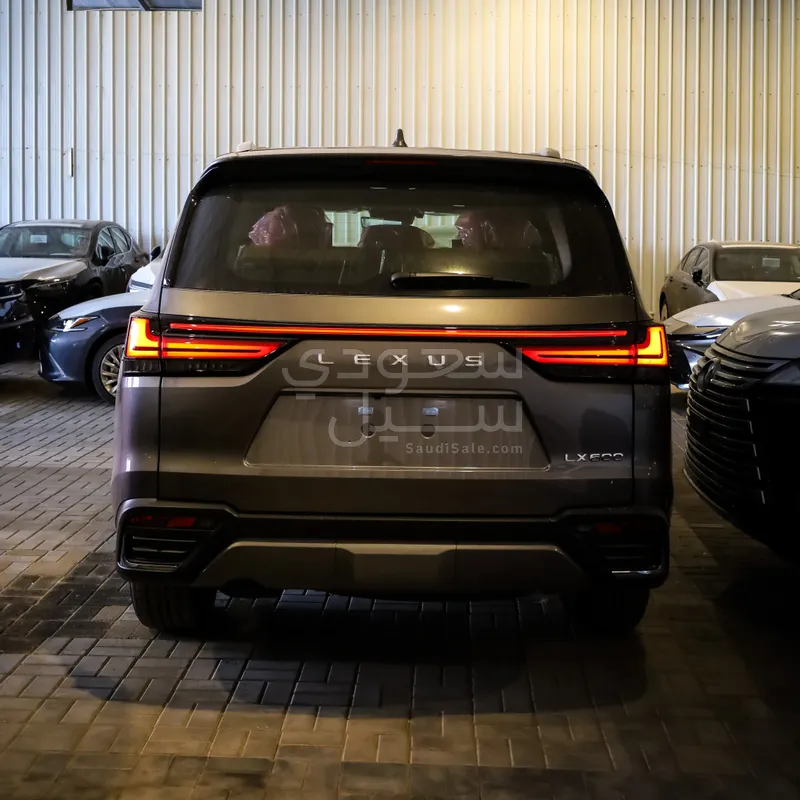 2026 لكزس إل إكس 600