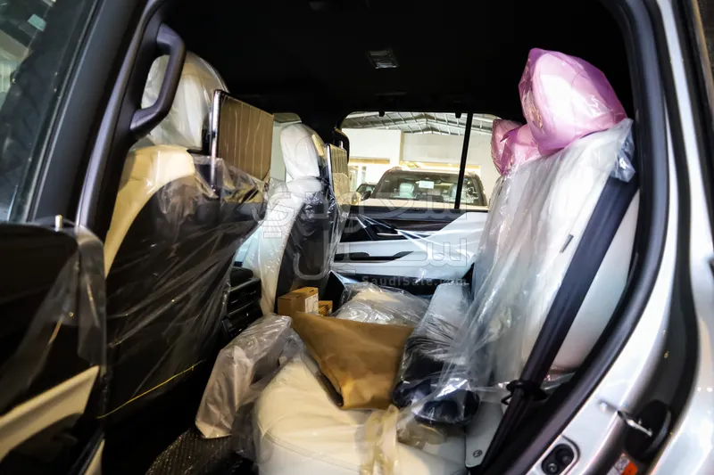 2026 لكزس إل إكس 600