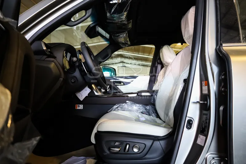 2026 لكزس إل إكس 600