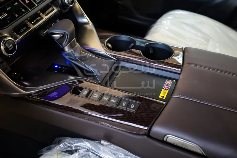 2026 لكزس إل إكس 600