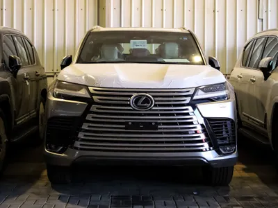 2026 لكزس إل إكس 600