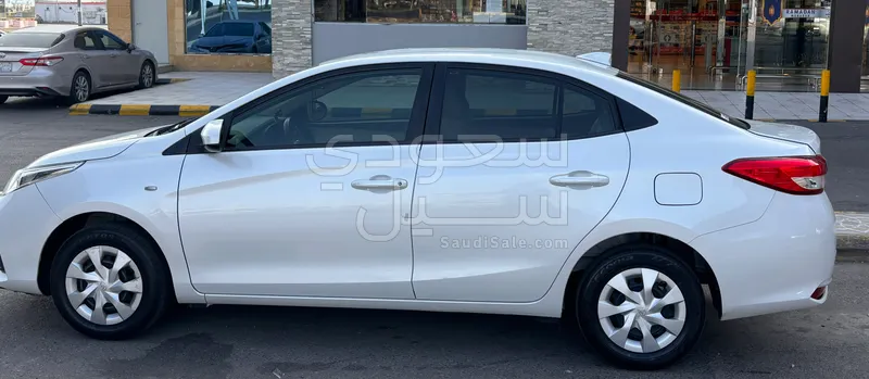 2022 تويوتا ياريس