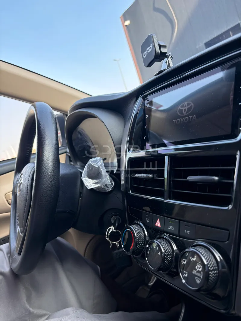 2022 تويوتا ياريس