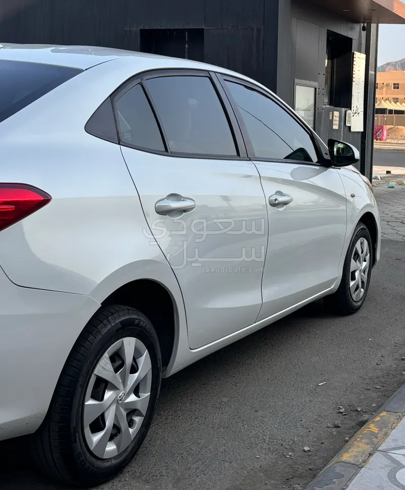 2022 تويوتا ياريس