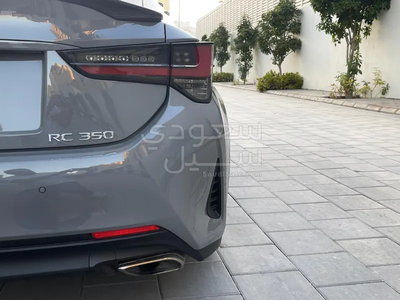 2025 لكزس أر سي 350