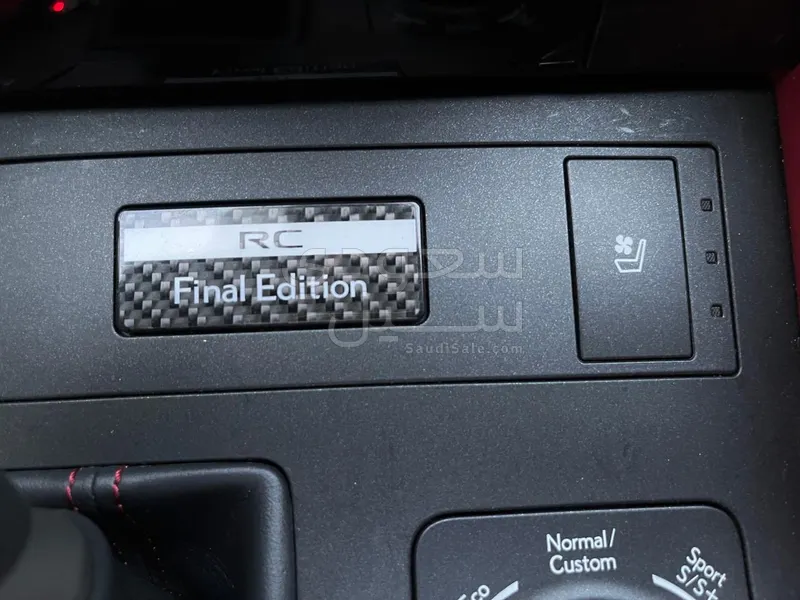 2025 لكزس أر سي 350