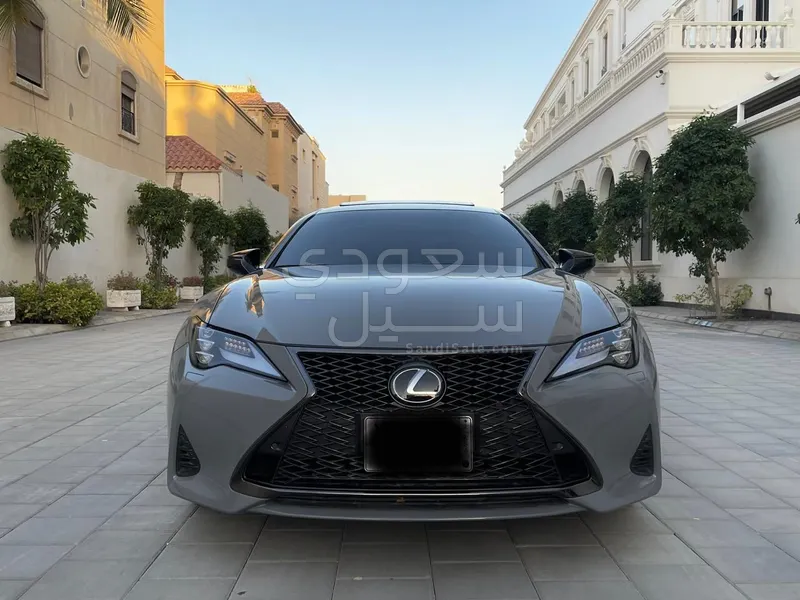 2025 لكزس أر سي 350