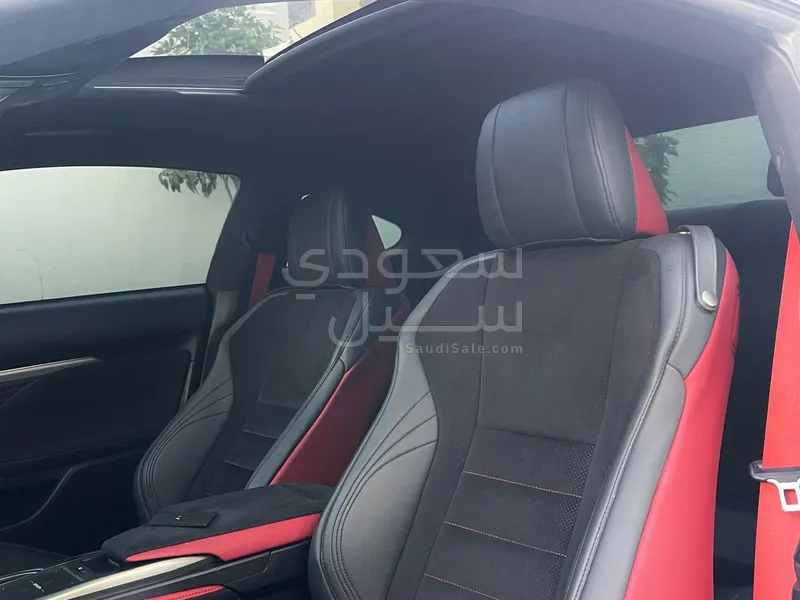 2025 لكزس أر سي 350