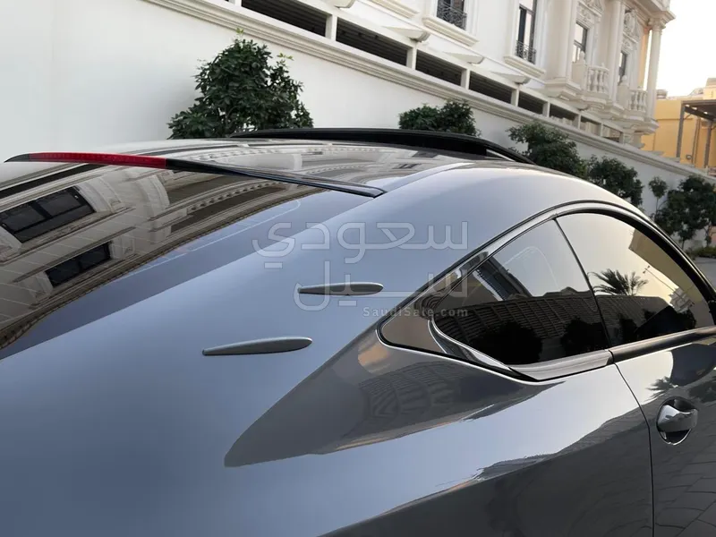 2025 لكزس أر سي 350