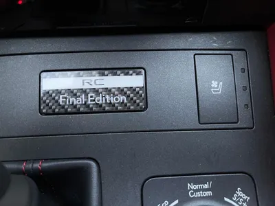 2025 لكزس أر سي 350