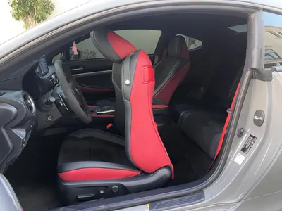 2025 لكزس أر سي 350