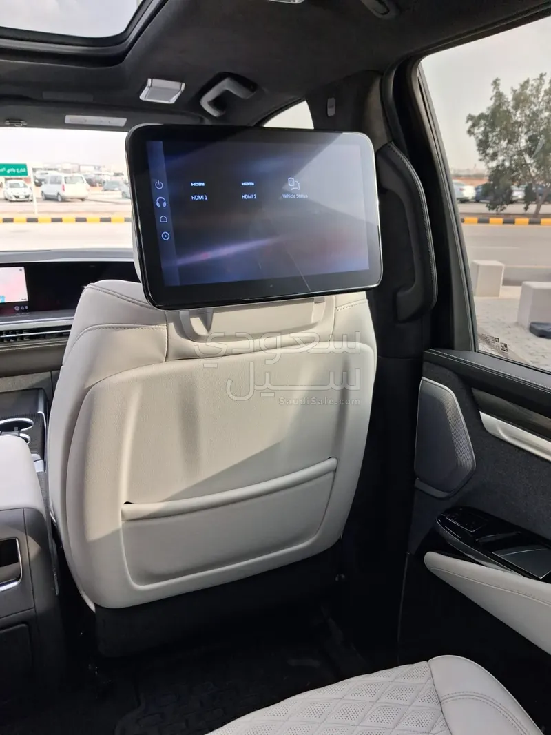 2025 كاديلاك سيفيل