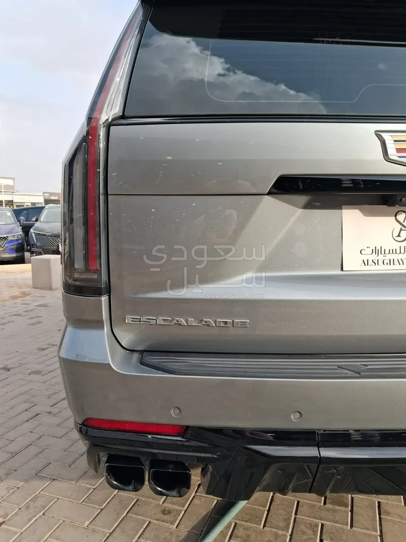 2025 كاديلاك سيفيل