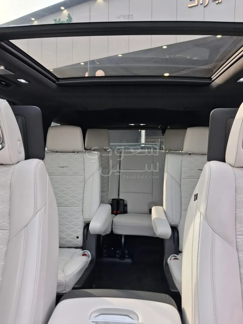 2025 كاديلاك سيفيل