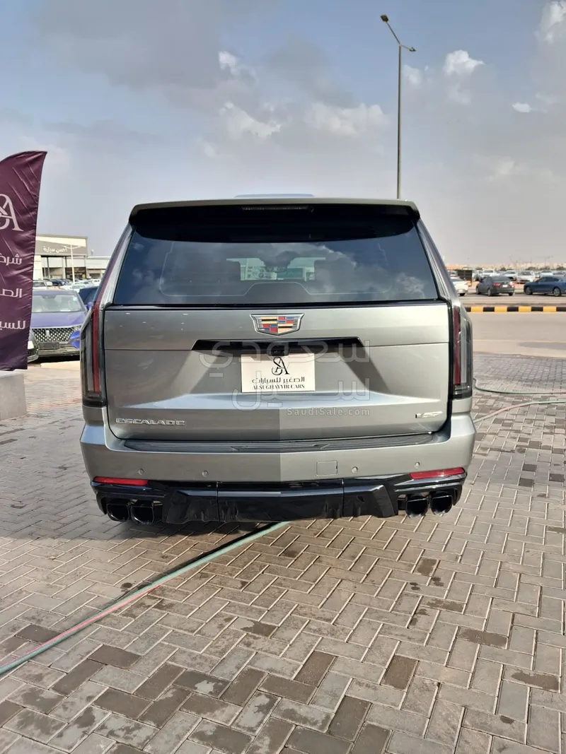 2025 كاديلاك سيفيل