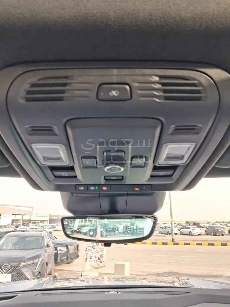 2025 كاديلاك سيفيل