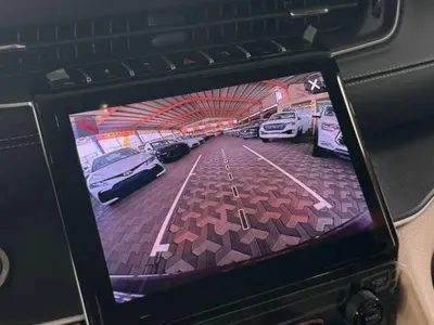 2025 جييب جراند شيروكي لاريدو