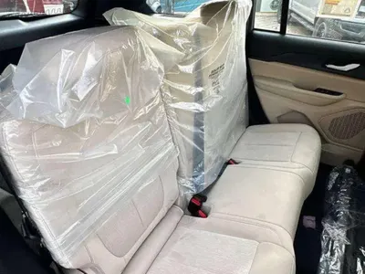 2025 جييب جراند شيروكي لاريدو