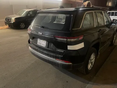 2025 جييب جراند شيروكي لاريدو