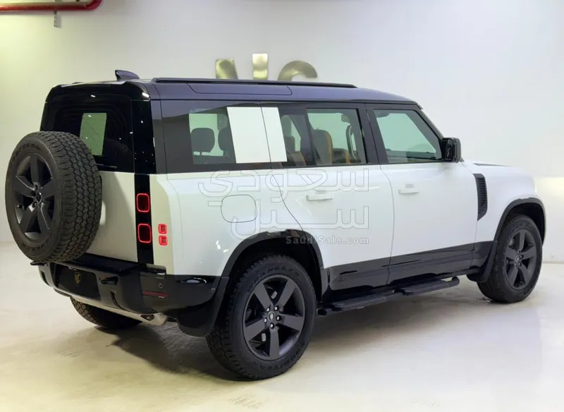 2025 لاند روفر ديفيندر اكس داينمك