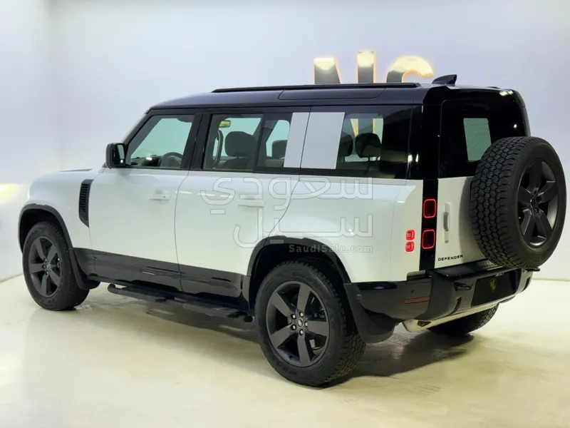 2025 لاند روفر ديفيندر اكس داينمك