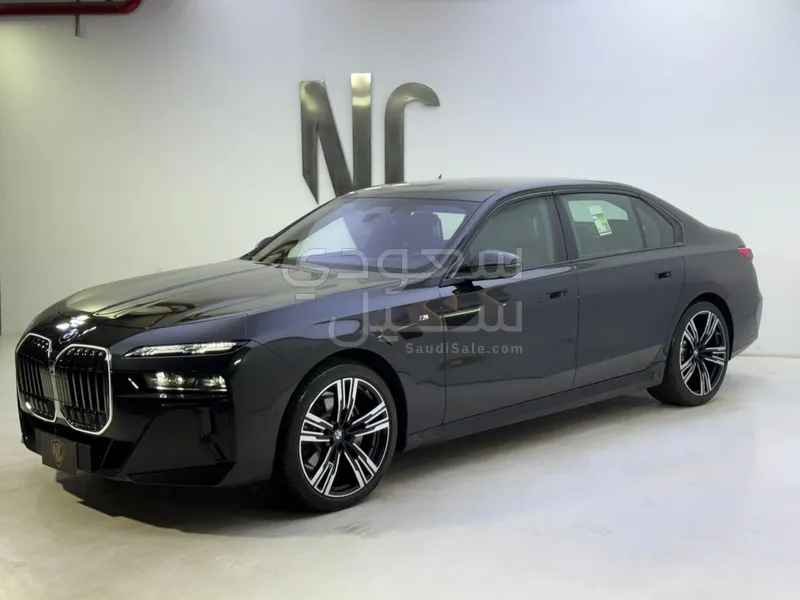 2026 بي ام دبليو الفئة السابعة 735أي