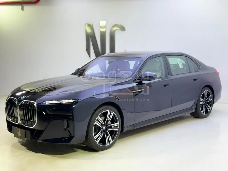 2026 بي ام دبليو الفئة السابعة 735أي