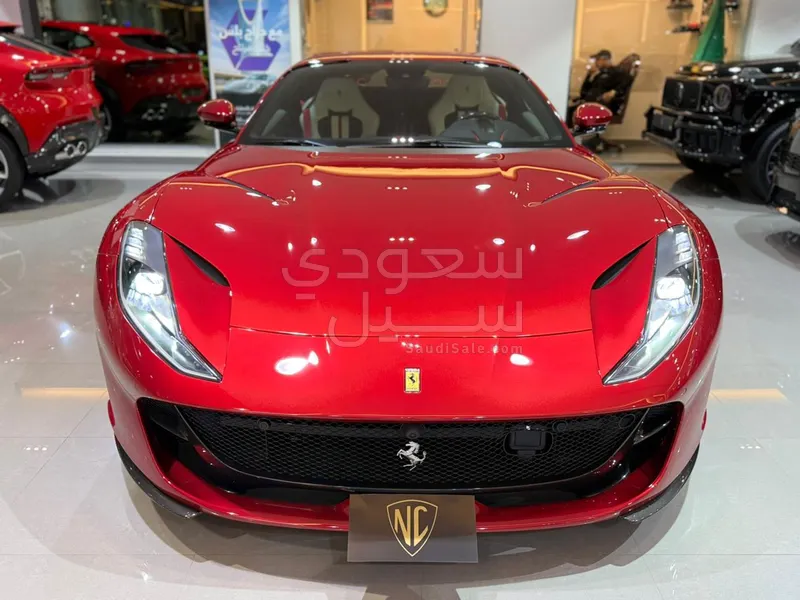 2023 فيراري 812 جي تي اس