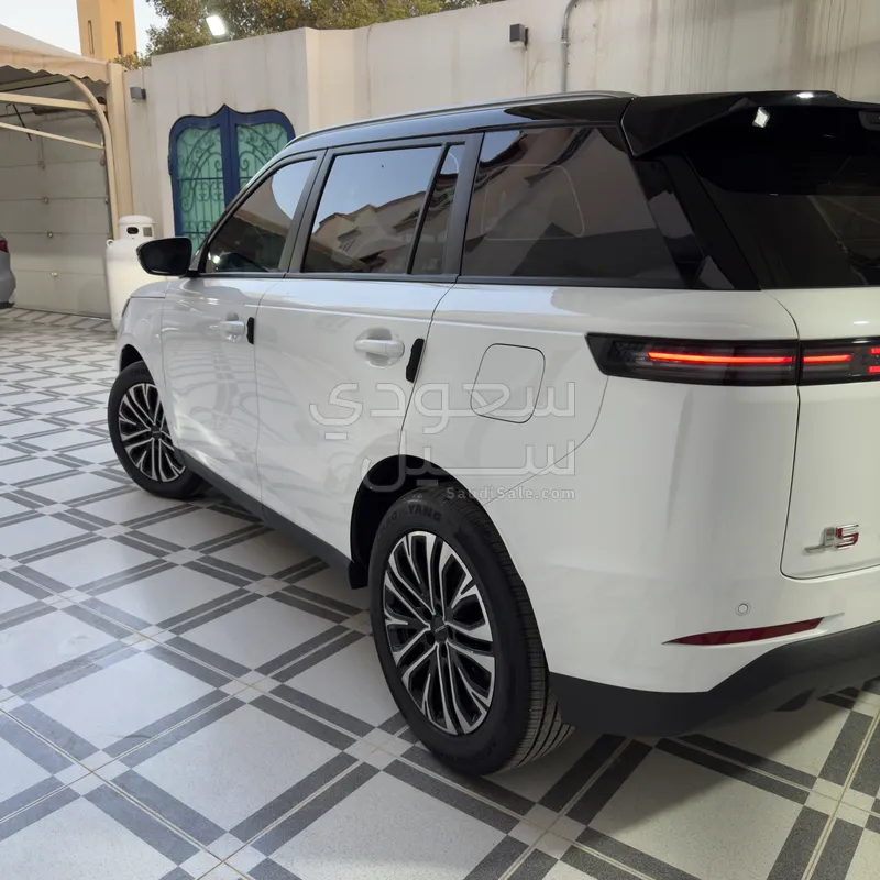 2026 شيري جاكو جي 5