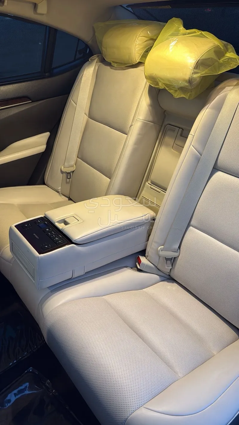 2013 لكزس آي إس 350