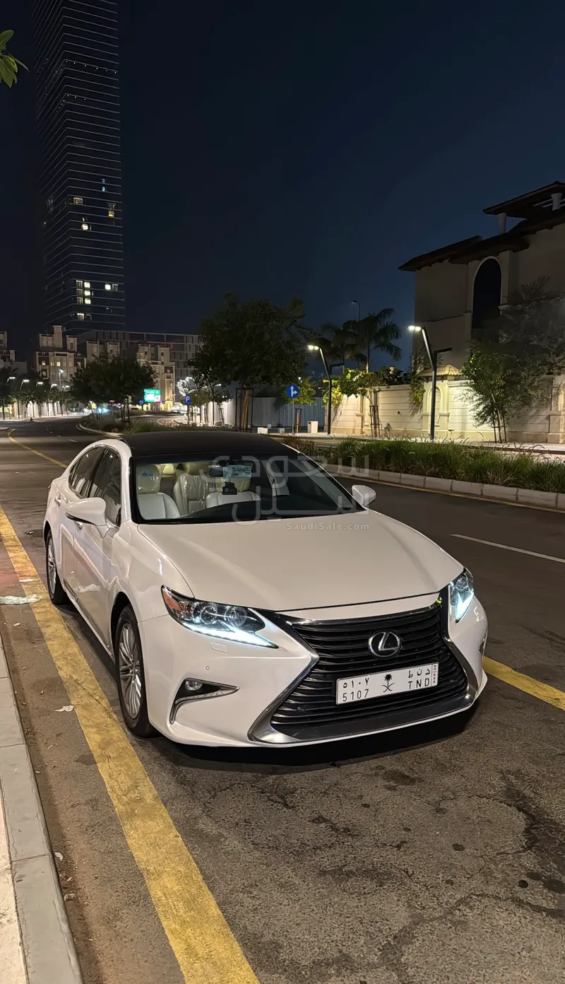 2013 لكزس آي إس 350
