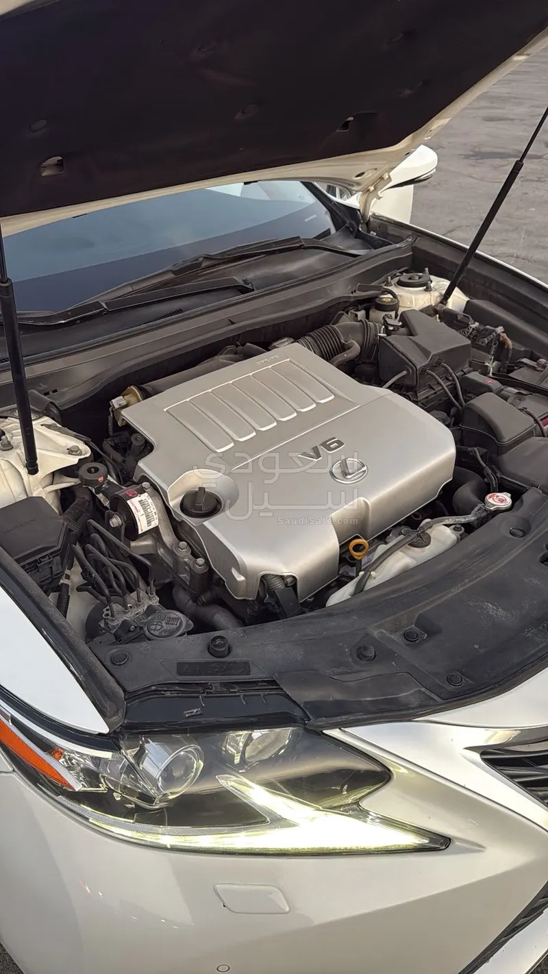 2013 لكزس آي إس 350