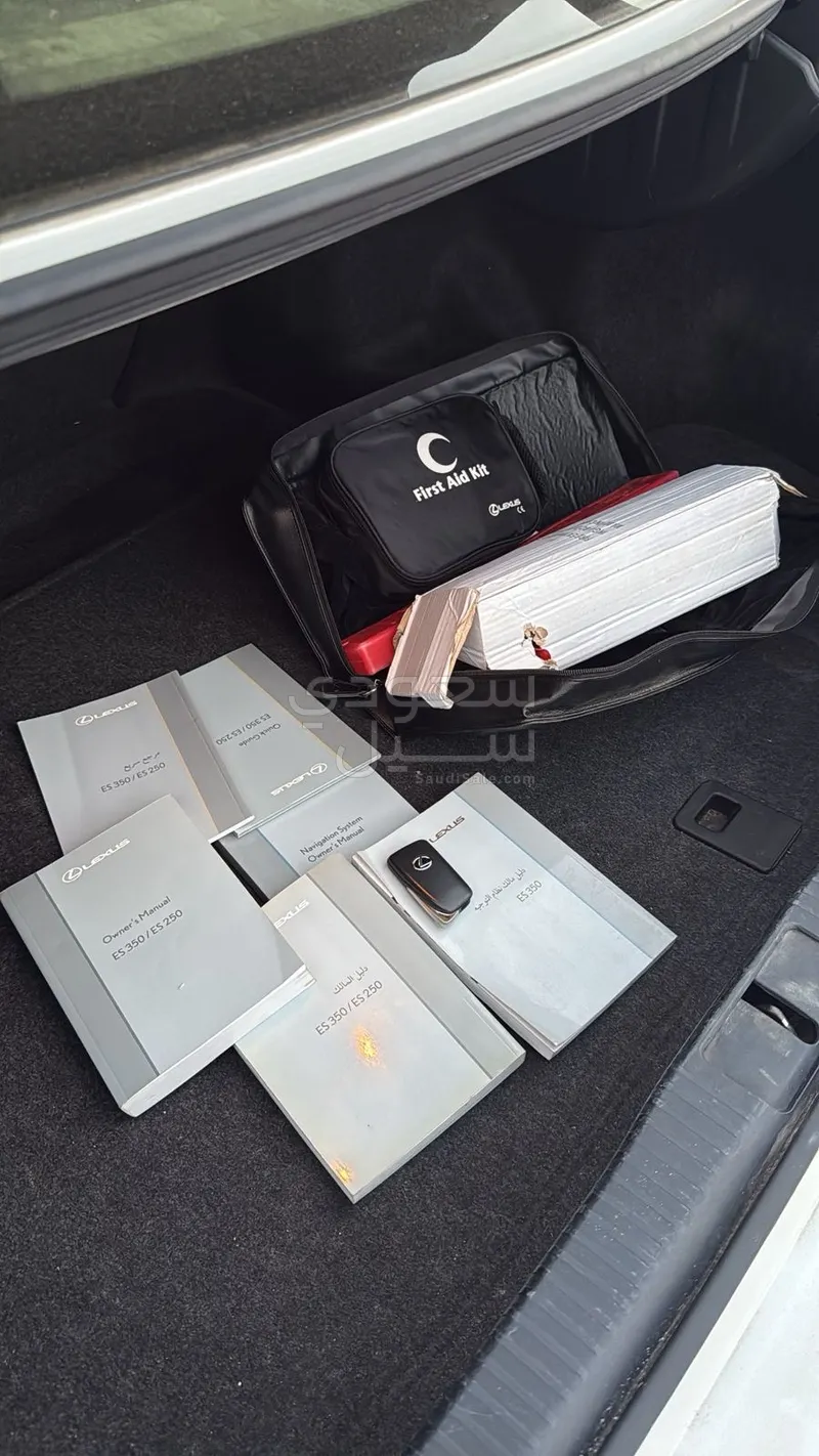 2013 لكزس آي إس 350