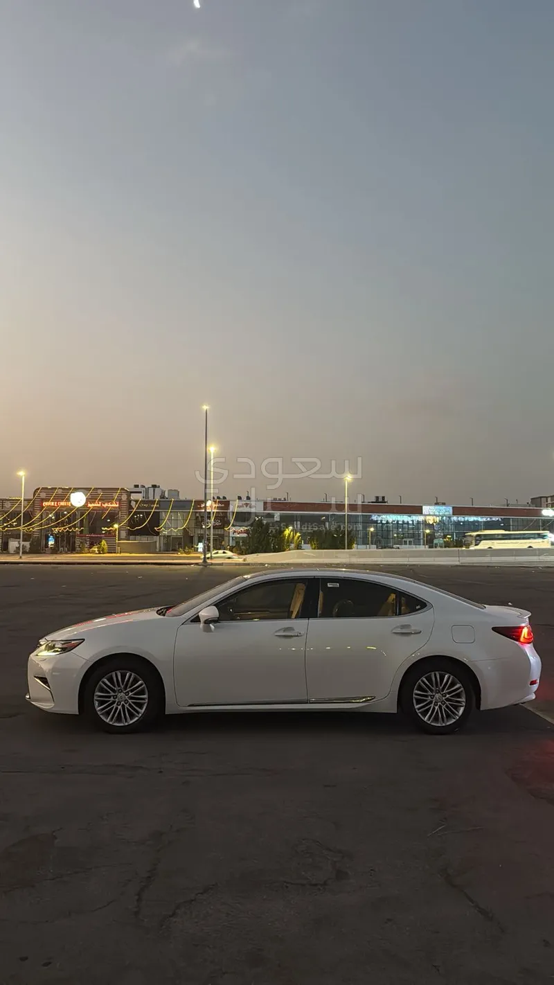 2013 لكزس آي إس 350